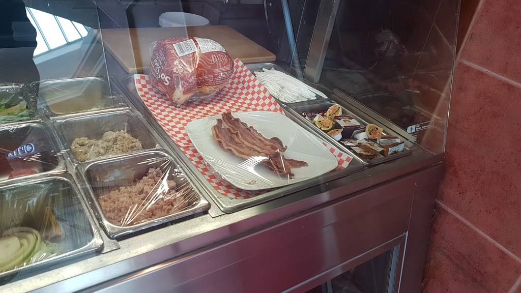 Watts Restaurant | restaurant | 1 Eglinton Square, Scarborough, ON M1L 2K1, Canada | 4167550523 OR +1 416-755-0523