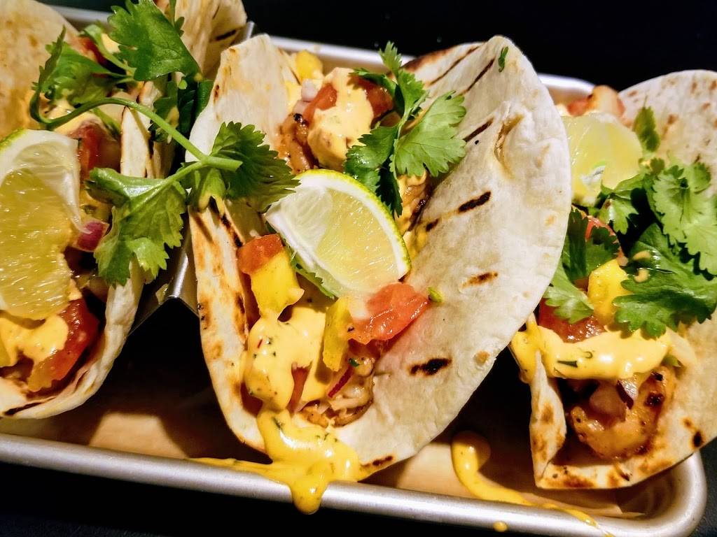 Fat Crow Restaurant | restaurant | 550 VT-30, Newfane, VT 05345, USA | 8022214177 OR +1 802-221-4177