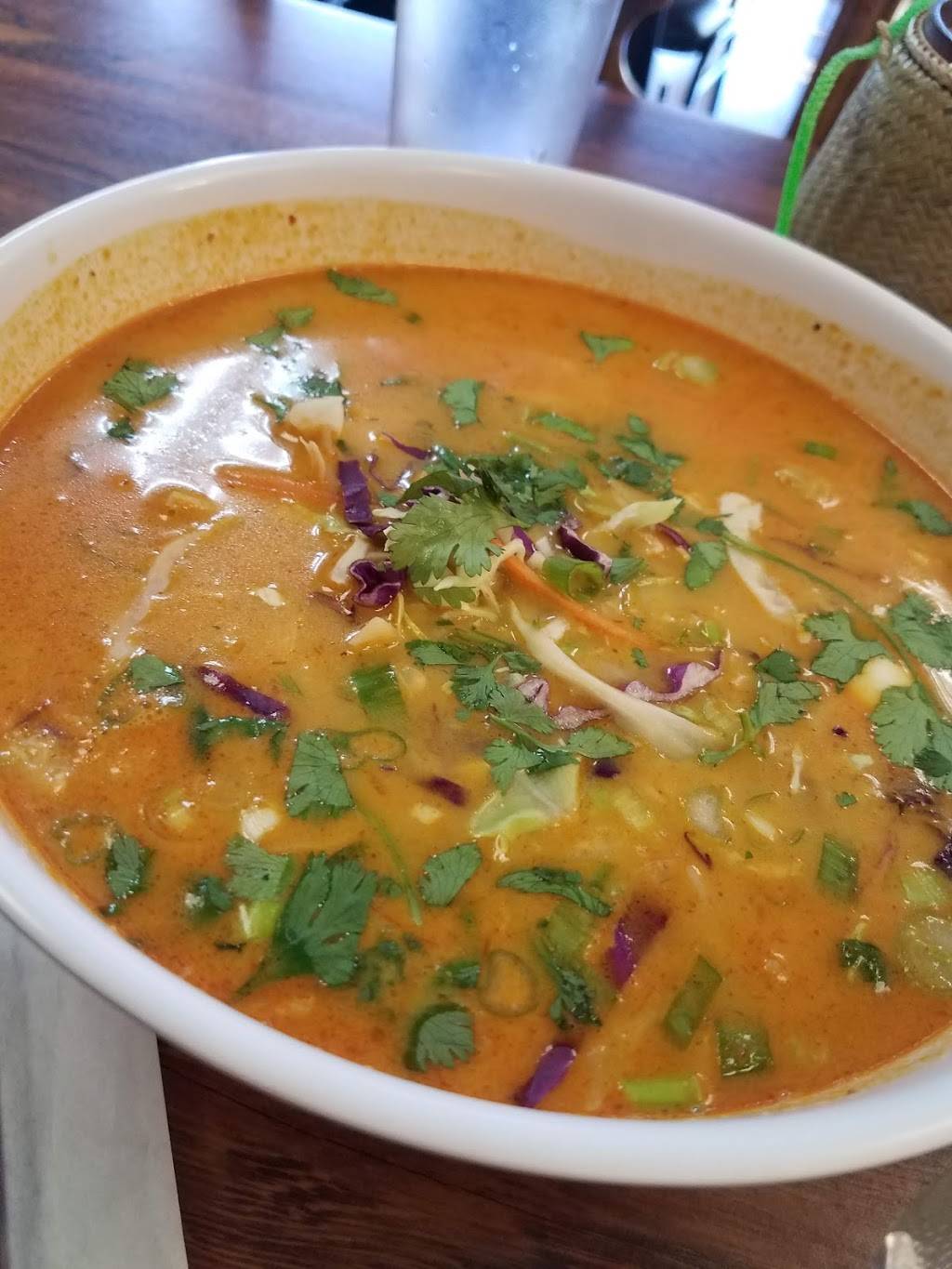 Jannoi’s App-Khao | Papaya & Noodle Shack | restaurant | 3510 Auburn Blvd #10, Sacramento, CA 95821, USA | 9164184424 OR +1 916-418-4424