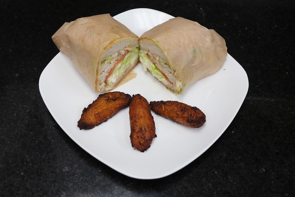 Caralis Rotisserie Chicken | restaurant | 703 E Lewis and Clark Pkwy, Clarksville, IN 47129, USA | 8122862900 OR +1 812-286-2900