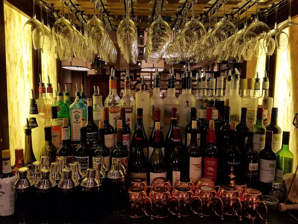 Burtons Grill | restaurant | 94 Derby St #279, Hingham, MA 02043, USA | 7817491007 OR +1 781-749-1007