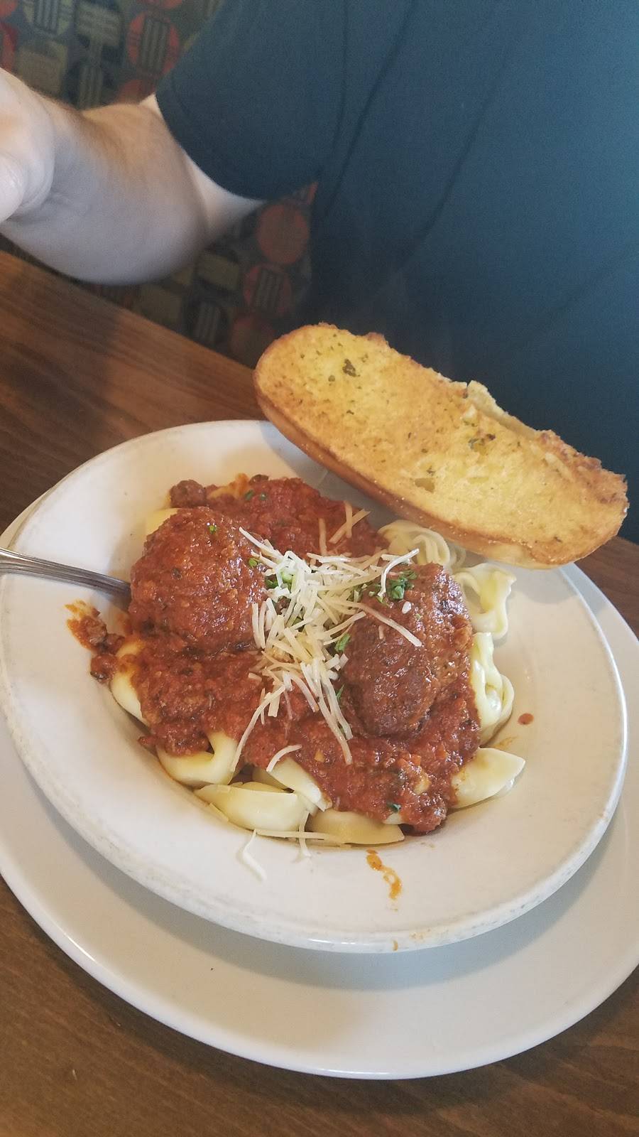 Spiros Pizza & Pasta | restaurant | 18411 Aurora Ave N, Shoreline, WA 98133, USA | 2065462900 OR +1 206-546-2900