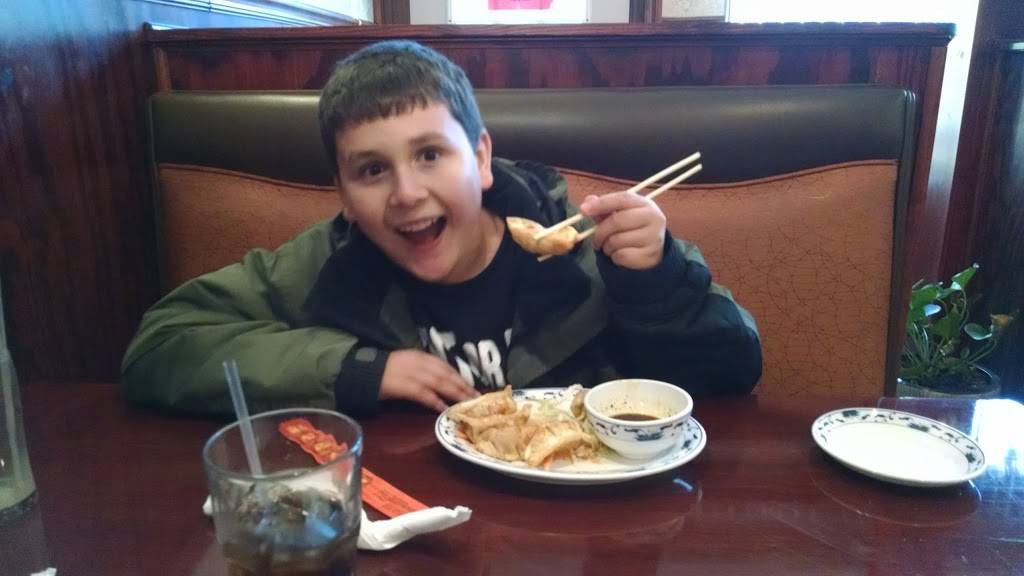 Chuong Garden Chinese Restaurant | restaurant | 118 E Main St, Manchester, IA 52057, USA | 5639272353 OR +1 563-927-2353