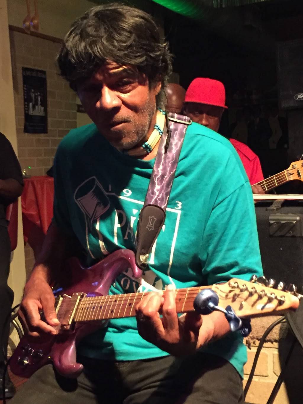 Raven Lounge & Restaurant | night club | 5145 Chene St, Detroit, MI 48211, USA | 3139247133 OR +1 313-924-7133