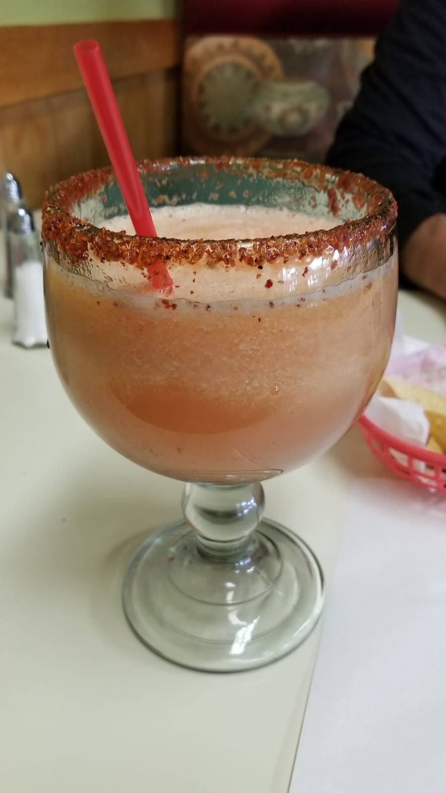 La Fiesta Mexican Food | restaurant | 22144 CA-18 #2, Apple Valley, CA 92307, USA | 7602408200 OR +1 760-240-8200