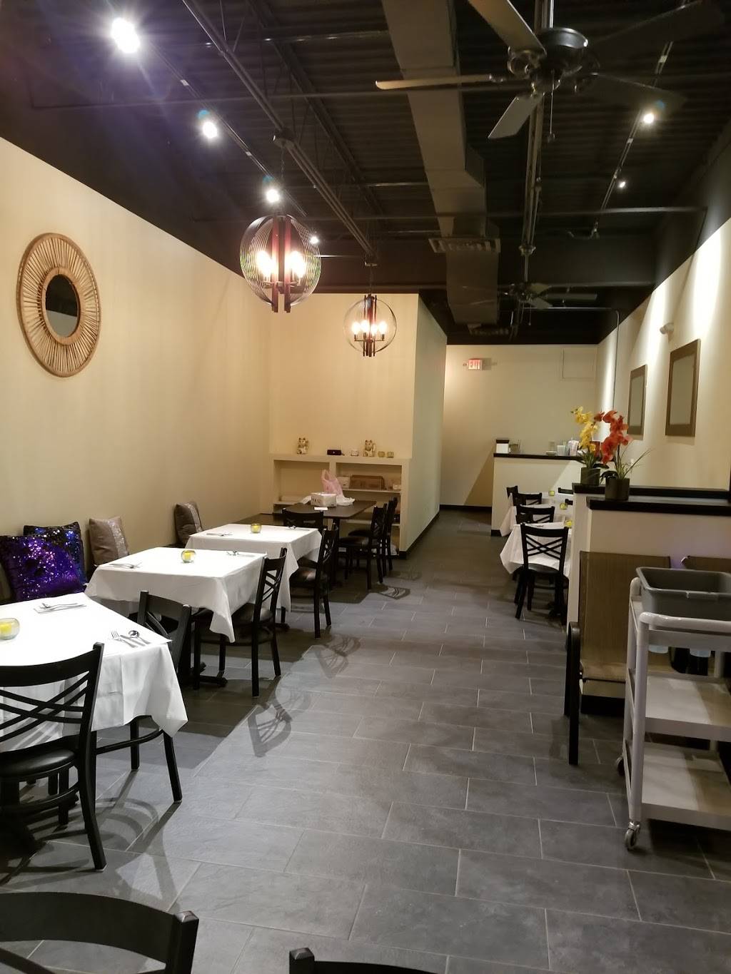 Seven Luck | restaurant | 3964, 889 S Roselle Rd, Schaumburg, IL 60193, USA | 8478912888 OR +1 847-891-2888