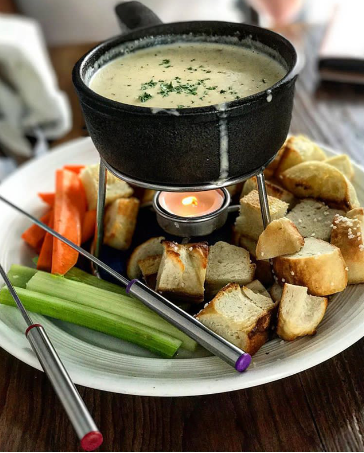 Hucks American Craft | restaurant | 3728 Hudson St, Baltimore, MD 21224, USA | 4434383380 OR +1 443-438-3380