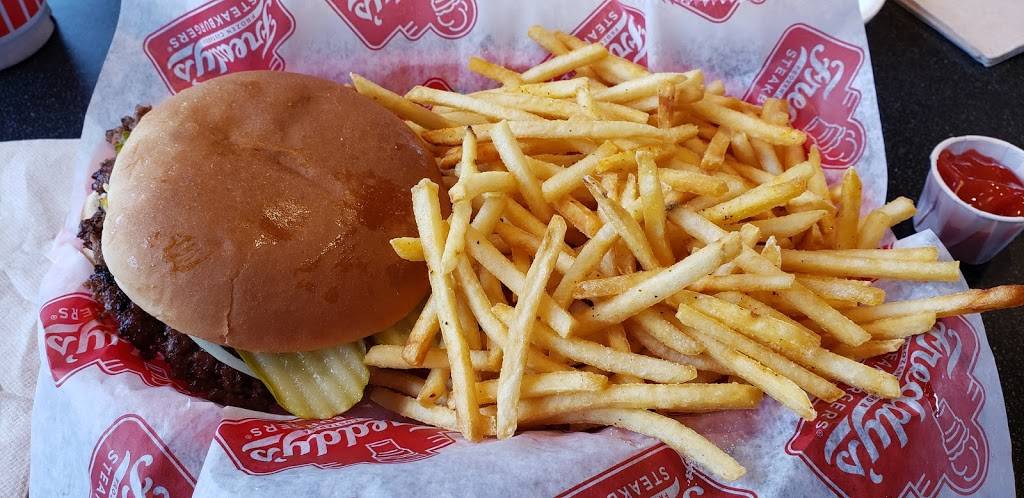 Freddys Frozen Custard & Steakburgers | restaurant | 3020 N Wooster Ave, Dover, OH 44622, USA | 3303642299 OR +1 330-364-2299