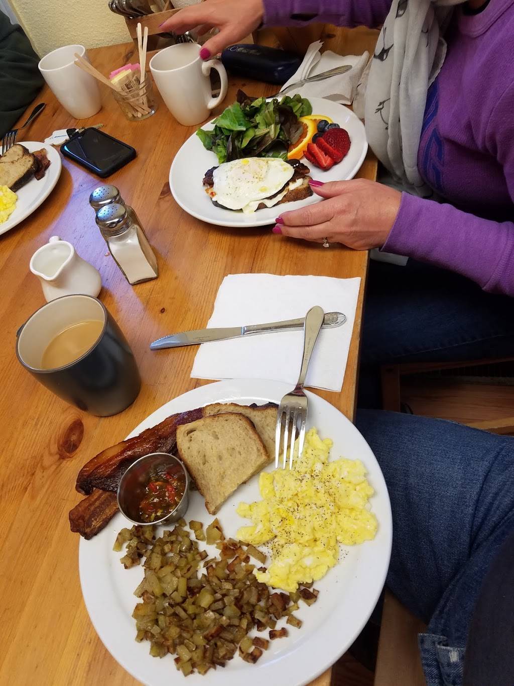 Borrowed Kitchen Bakery And Farmhouse Cafe | bakery | 10811 NE State Hwy 104 #101, Kingston, WA 98346, USA | 3608602255 OR +1 360-860-2255