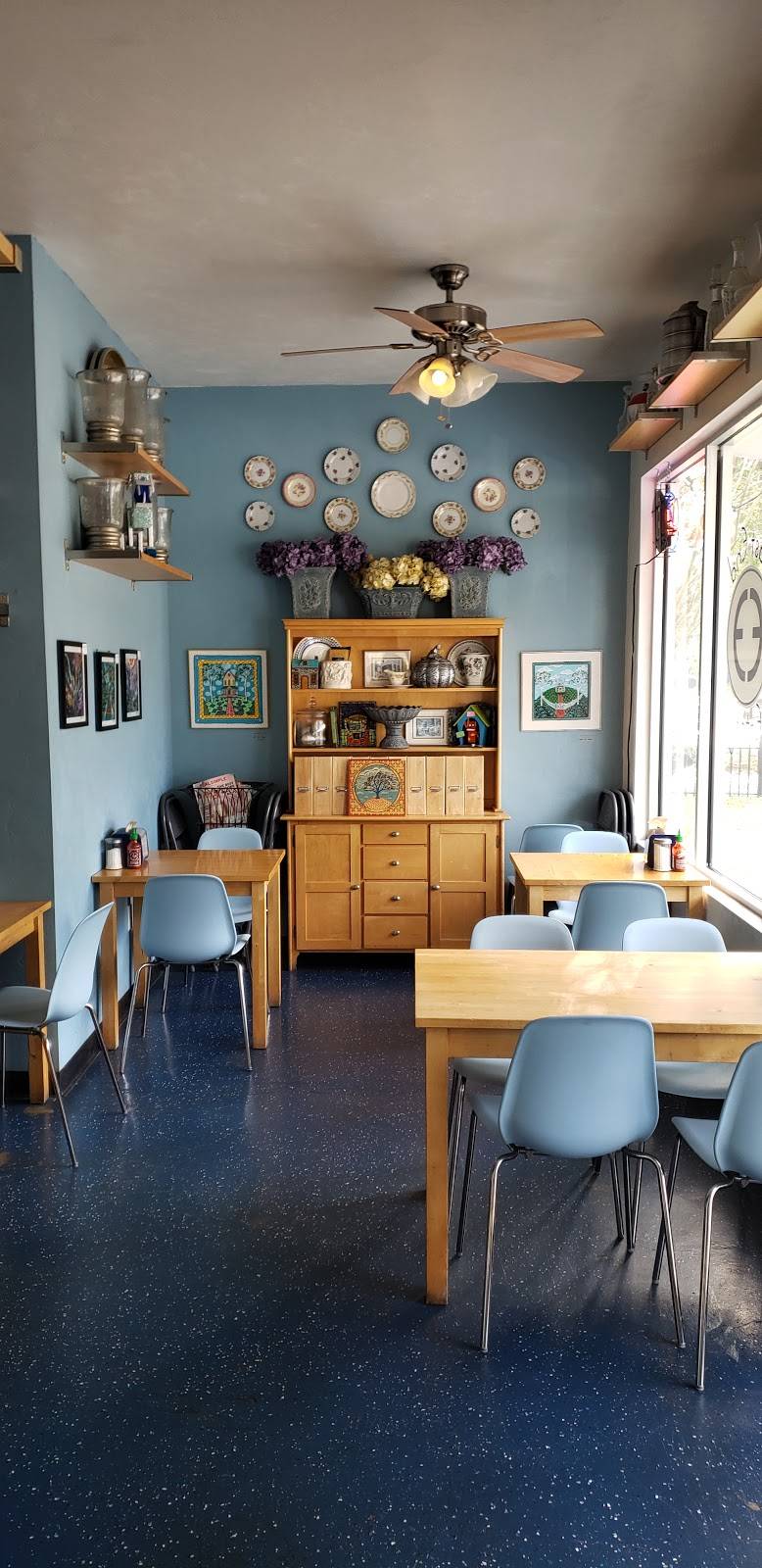 East End Eatery | restaurant | 1202 NE 8th Ave, Gainesville, FL 32601, USA | 3523789870 OR +1 352-378-9870