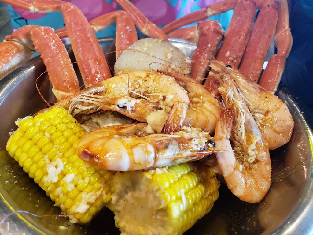 Little New Orleans Kitchen & Oyster Bar | restaurant | 8204 Crystal Clear Ln, Orlando, FL 32809, USA | 4074386990 OR +1 407-438-6990