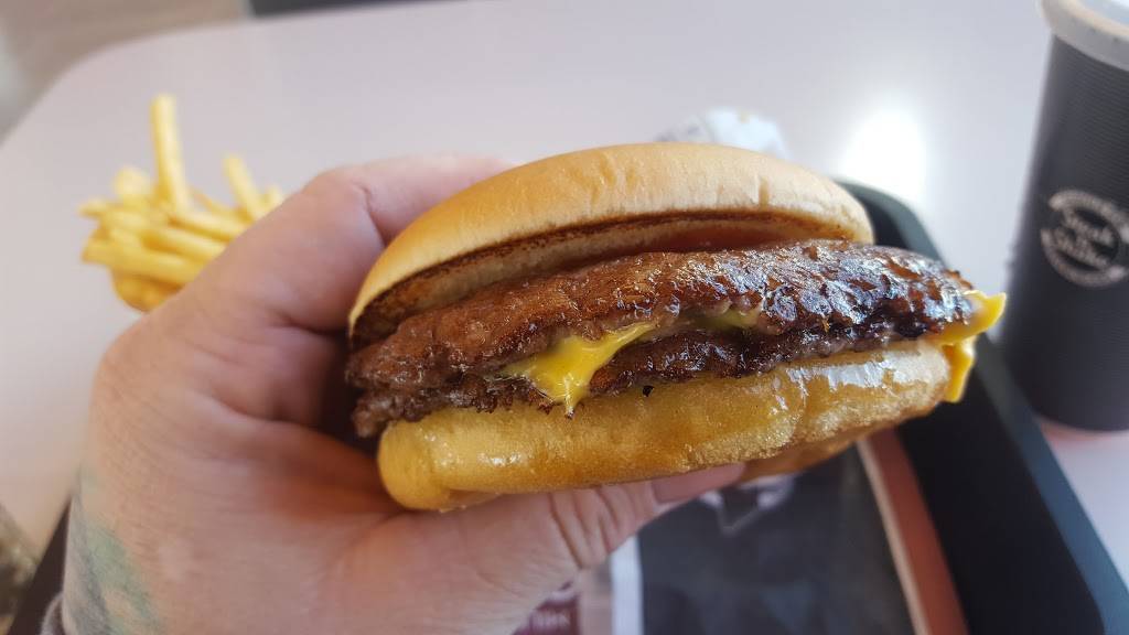 Steak n Shake | restaurant | 58707 Twentynine Palms Highway, Yucca Valley, CA 92284, USA | 7608201345 OR +1 760-820-1345