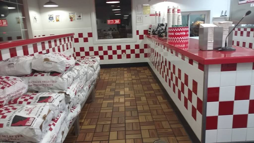 Five Guys | meal takeaway | 1365 Berryville Ave, Winchester, VA 22601, USA | 5405420011 OR +1 540-542-0011