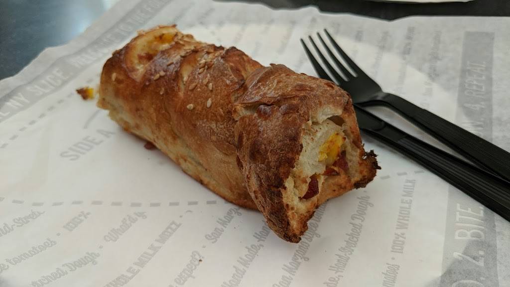 SBARRO Lincoln Oasis Illinois Tollway | restaurant | 700 E Tri-State Tollway, South Holland, IL 60473, USA | 7083393300 OR +1 708-339-3300