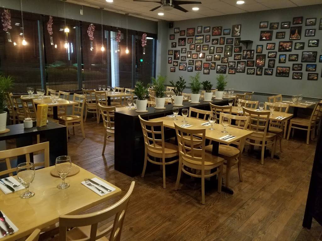 Bangkok Bistro Thai Eatery | restaurant | 100 U.S. 9, Manalapan Township, NJ 07726, USA | 7324146622 OR +1 732-414-6622