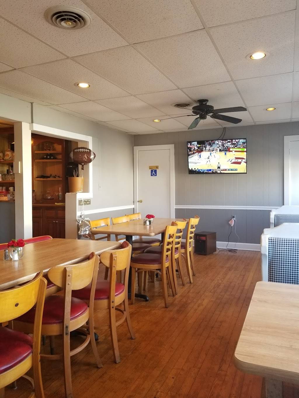 Still House Restaurant | restaurant | 8136 Franklin St, Ferrum, VA 24088, USA | 5402382074 OR +1 540-238-2074