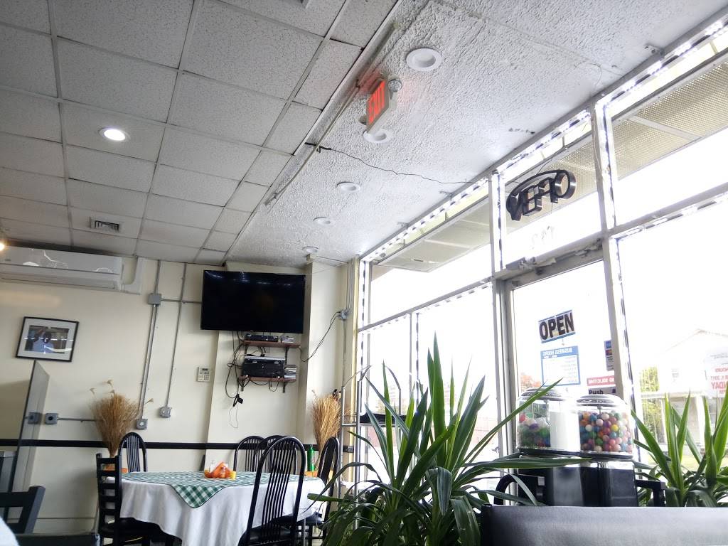 Brother Robinson Genesis Soul Food | restaurant | 143 N Franklin St, Hempstead, NY 11550, USA | 5162804141 OR +1 516-280-4141