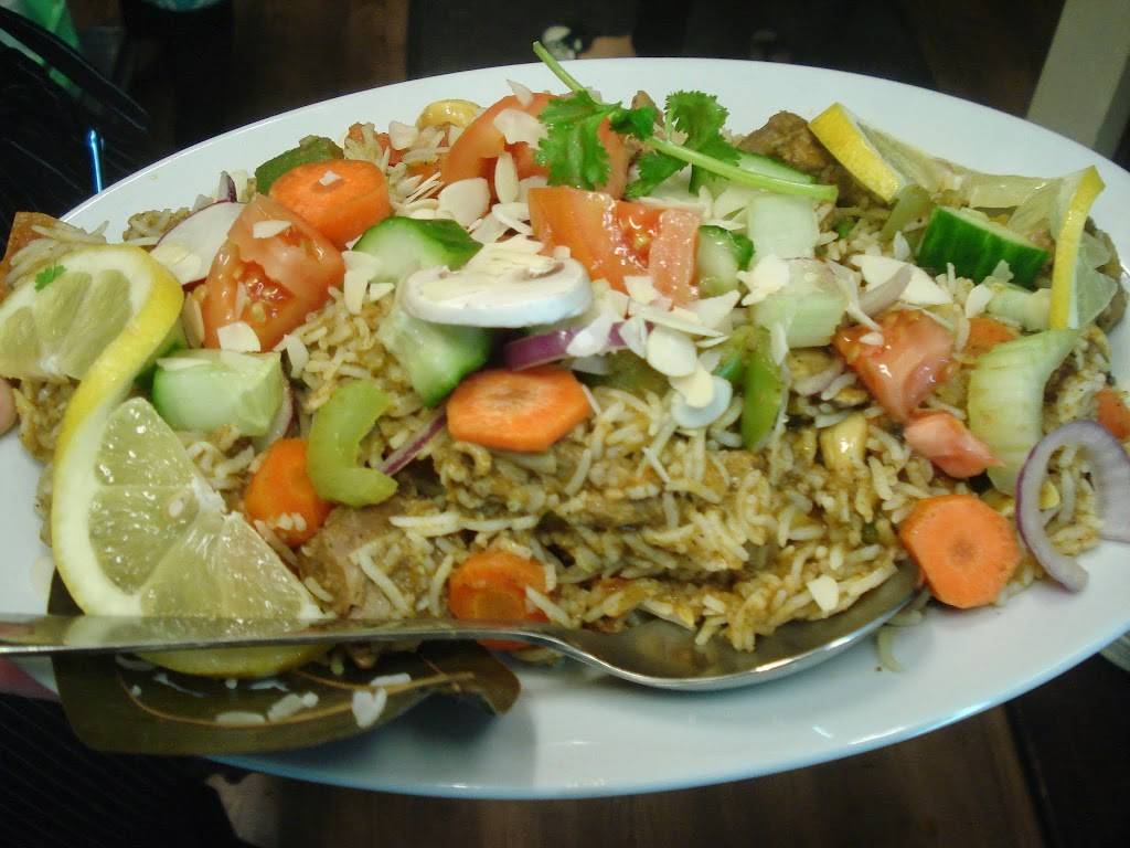 Taj Mahal | restaurant | 112 Boulevard des Bois Francs S, Victoriaville, QC G6P 4S3, Canada | 8196047008 OR +1 819-604-7008