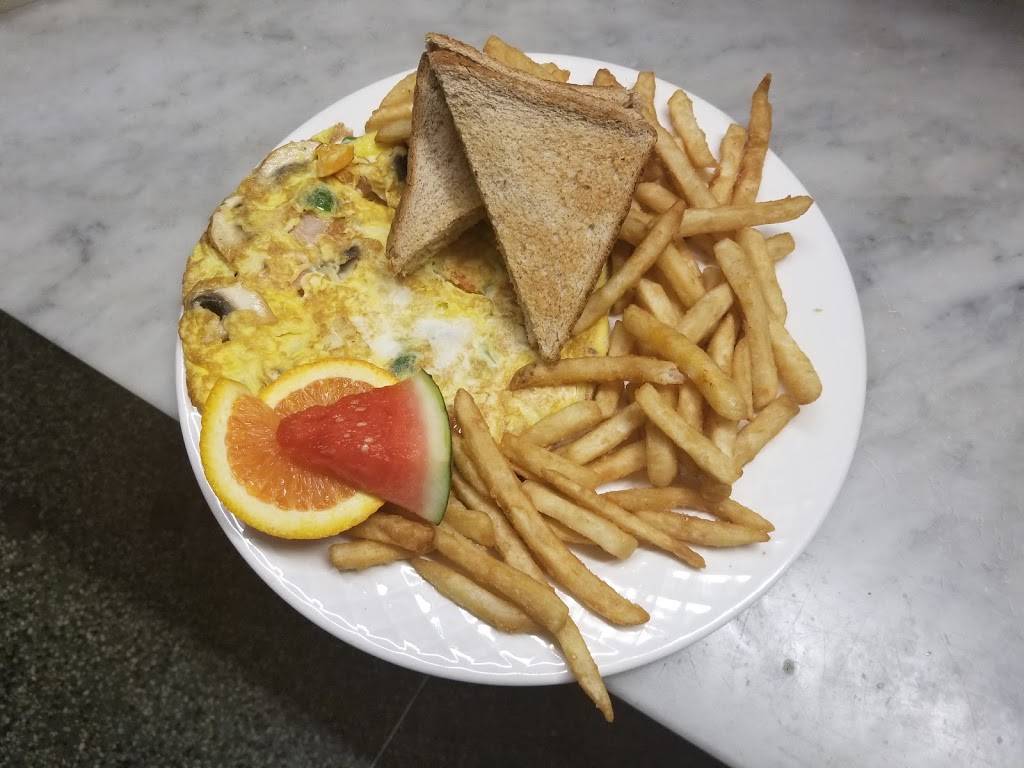 Yummy Tummy | restaurant | 1962 Eglinton Ave W, York, ON M6E 2J8, Canada | 4167820782 OR +1 416-782-0782