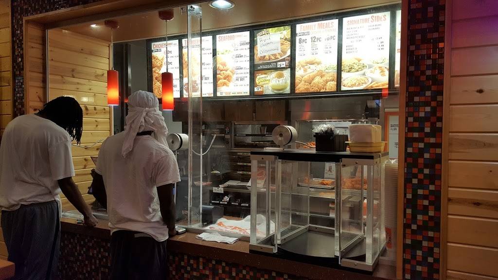 Popeyes Louisiana Kitchen | restaurant | 1615 Cherry St, Toledo, OH 43608, USA | 4199135137 OR +1 419-913-5137
