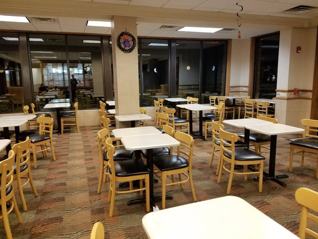 Wendys | restaurant | 2560 Skokie Valley Rd, Highland Park, IL 60035, USA | 8474322590 OR +1 847-432-2590