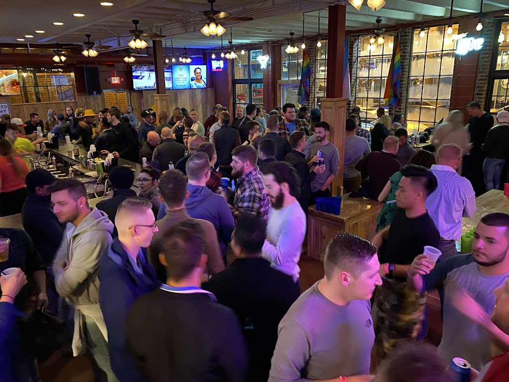 Shot Stop Bar & Grill | restaurant | 4120 Pennsylvania Ave, Kansas City, MO 64111, USA | 8163718814 OR +1 816-371-8814