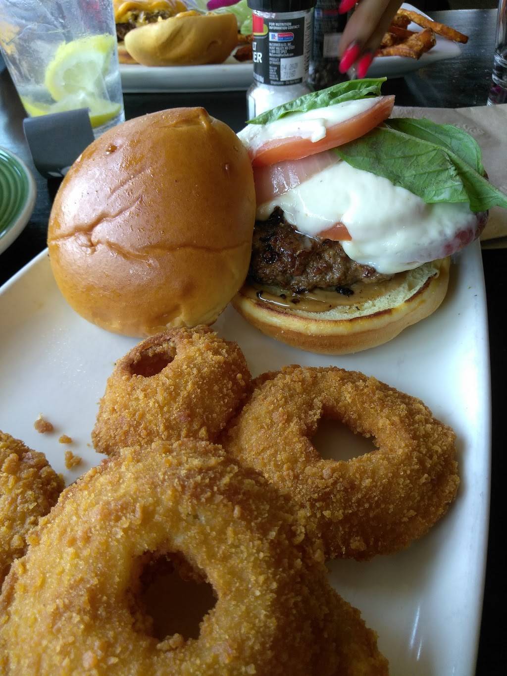 Applebees Grill + Bar | restaurant | 820 Commerce Ave, Atwater, CA 95301, USA | 2093582191 OR +1 209-358-2191