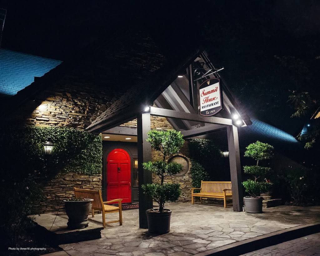 Summit House Restaurant | restaurant | 2000 E Bastanchury Rd, Fullerton, CA 92835, USA | 7146714111 OR +1 714-671-4111