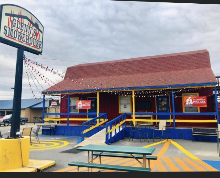 Glenns Smokehouse | restaurant | 1016 S Main St, Searcy, AR 72143, USA | 5012791211 OR +1 501-279-1211