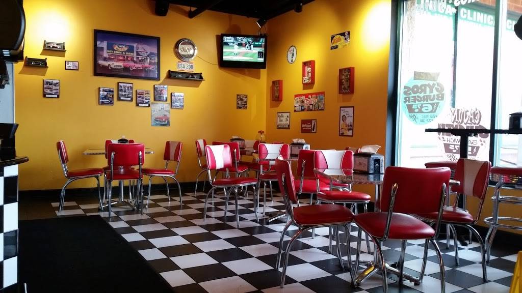 Mr. Cs Hot Dogs and More | restaurant | 1350 E Chicago St, Elgin, IL 60120, USA | 8478884600 OR +1 847-888-4600