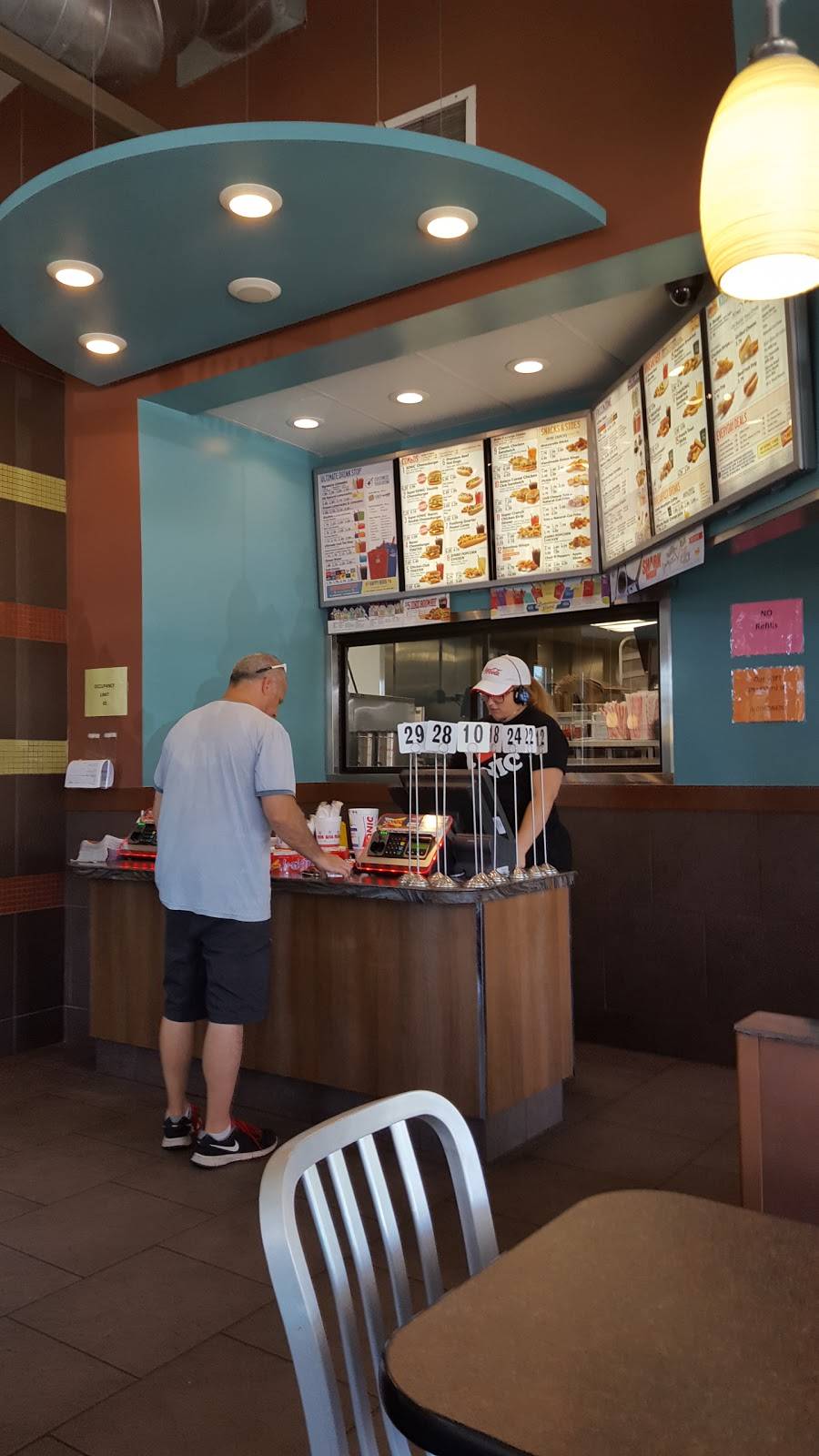 Sonic Drive-In | restaurant | 983 S Main St, Lapeer, MI 48446, USA | 8106608450 OR +1 810-660-8450