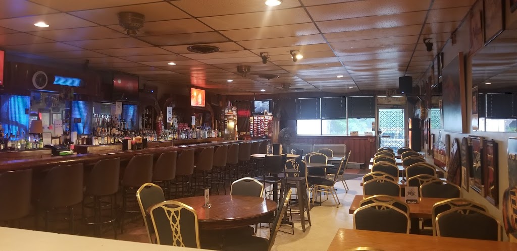 Hunters Inn | restaurant | 3861 Broadway, Gary, IN 46409, USA | 2195884755 OR +1 219-588-4755