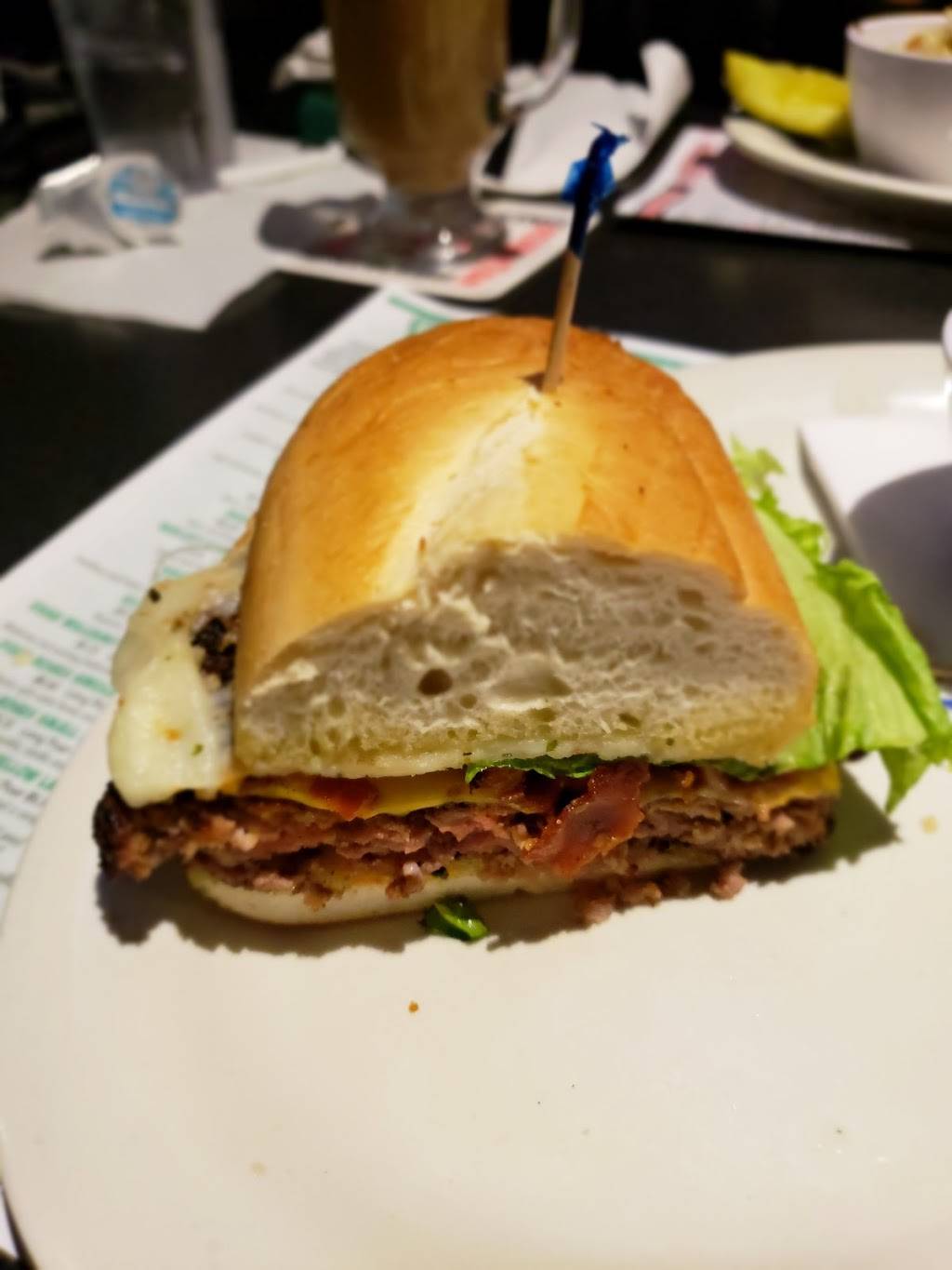 Winking Lizard | restaurant | 511 E Aurora Rd, Macedonia, OH 44056, USA | 3304676200 OR +1 330-467-6200