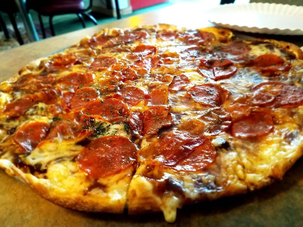 Rossis Pizza & Vintage Arcade | restaurant | 4503 Monona Dr #1, Monona, WI 53716, USA | 6082225115 OR +1 608-222-5115