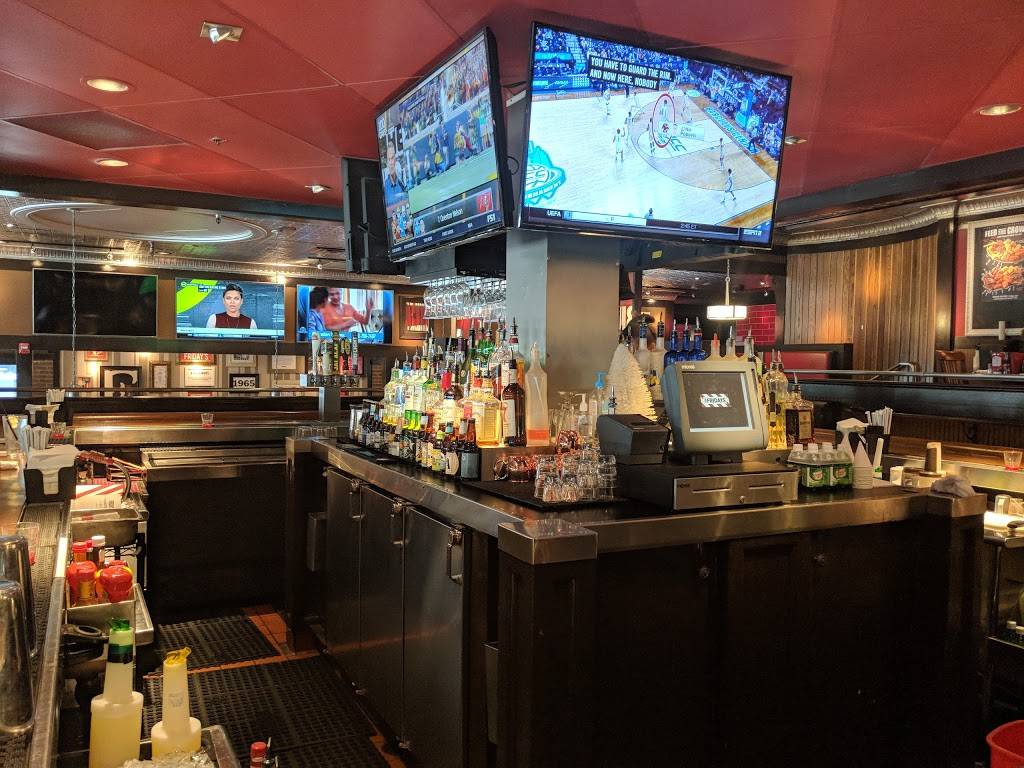 TGI Fridays | restaurant | 2000 Evans Rd, Melbourne, FL 32904, USA | 3217238443 OR +1 321-723-8443