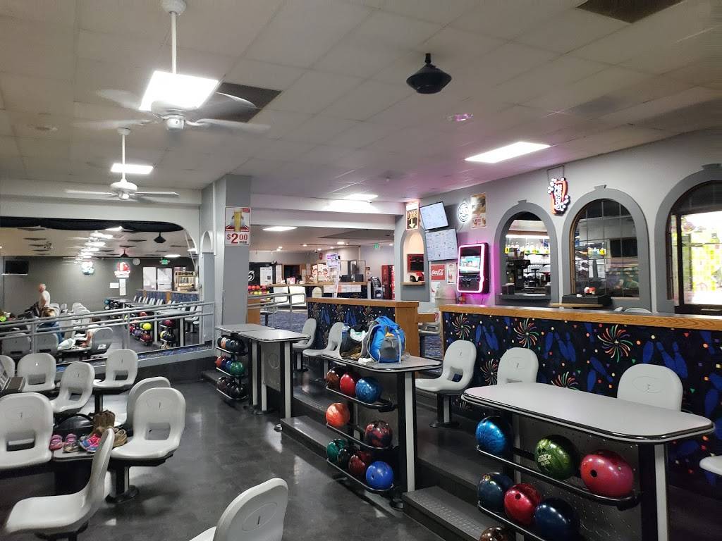 Sweetheart 10 Pin Bowling | restaurant | 2320 N Lincoln Ave, Loveland, CO 80538, USA | 9706673510 OR +1 970-667-3510