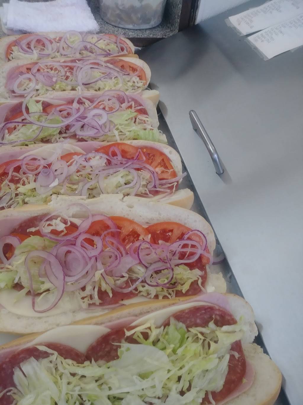 Marinos Pizza | restaurant | 300 W Atlantic St, South Hill, VA 23970, USA | 4344472979 OR +1 434-447-2979