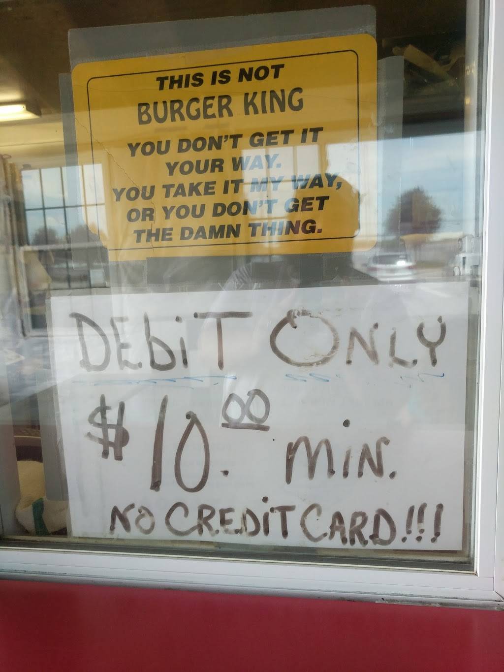 Voltzys Rootbeer Stand | restaurant | 4668 N Springboro Pike, Moraine, OH 45439, USA | 9372991440 OR +1 937-299-1440