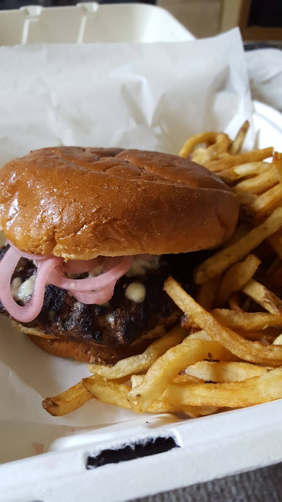 Blackthorn Pub | restaurant | 105 S Saginaw St, Holly, MI 48442, USA | 2483698714 OR +1 248-369-8714