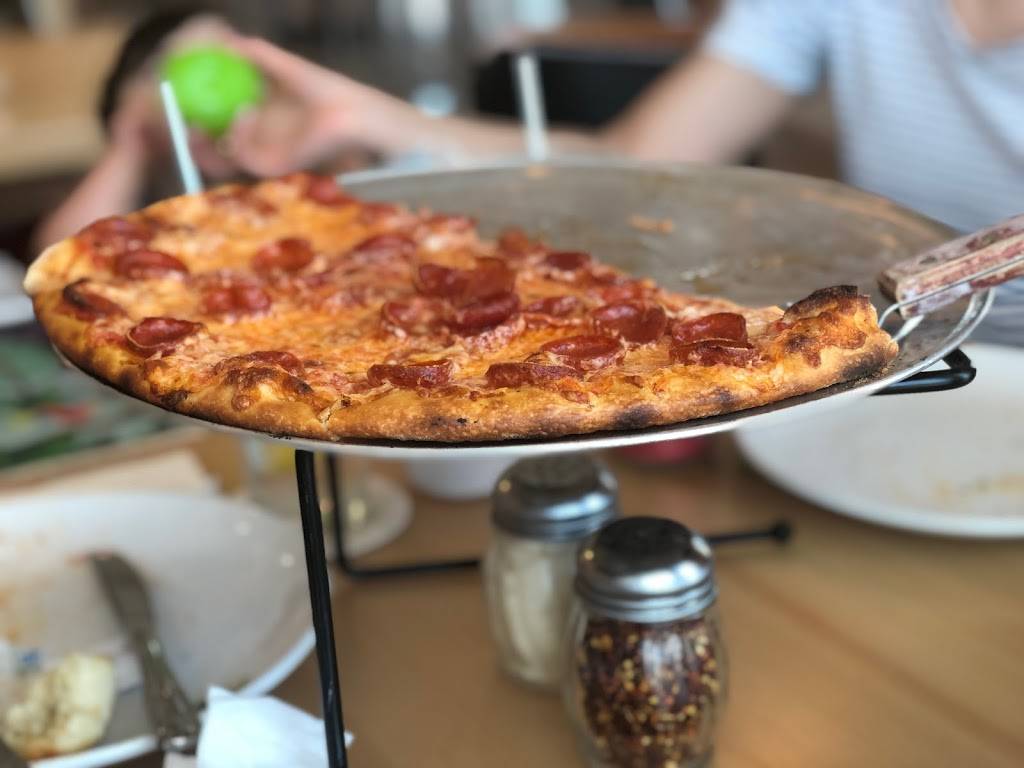 Dylans Pizzaria | restaurant | 128 Market St suite d, Port Aransas, TX 78373, USA | 3614161844 OR +1 361-416-1844