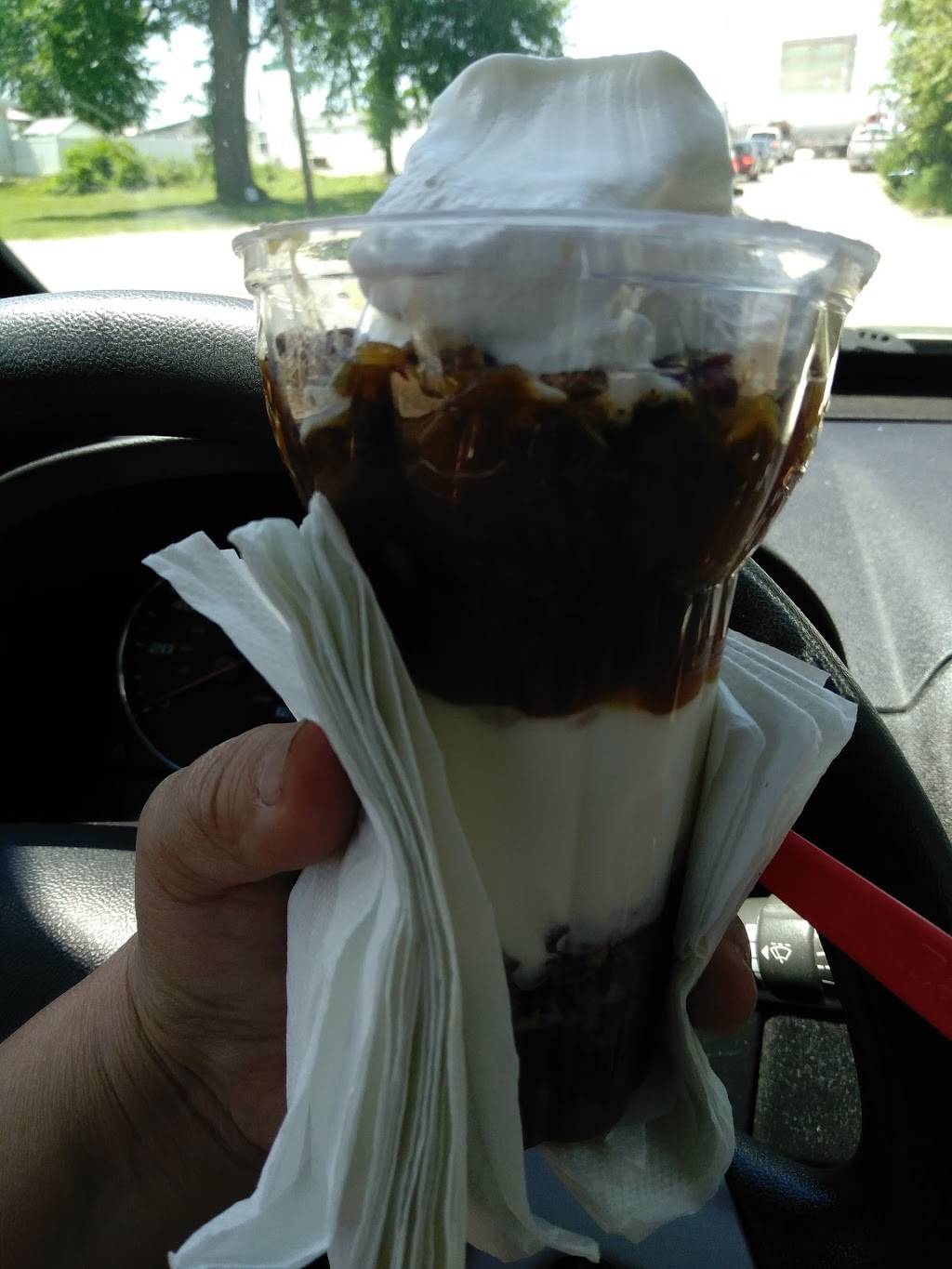 Dairy Queen Brazier | restaurant | 1410 E Washington St, Joliet, IL 60433, USA | 8155531000 OR +1 815-553-1000