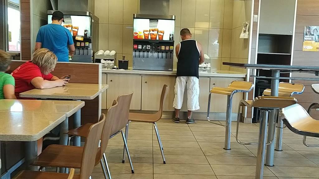 McDonalds | cafe | 1900 Chemin du Fer-à-Cheval, Sainte-Julie, QC J0L 2S0, Canada | 4509221019 OR +1 450-922-1019