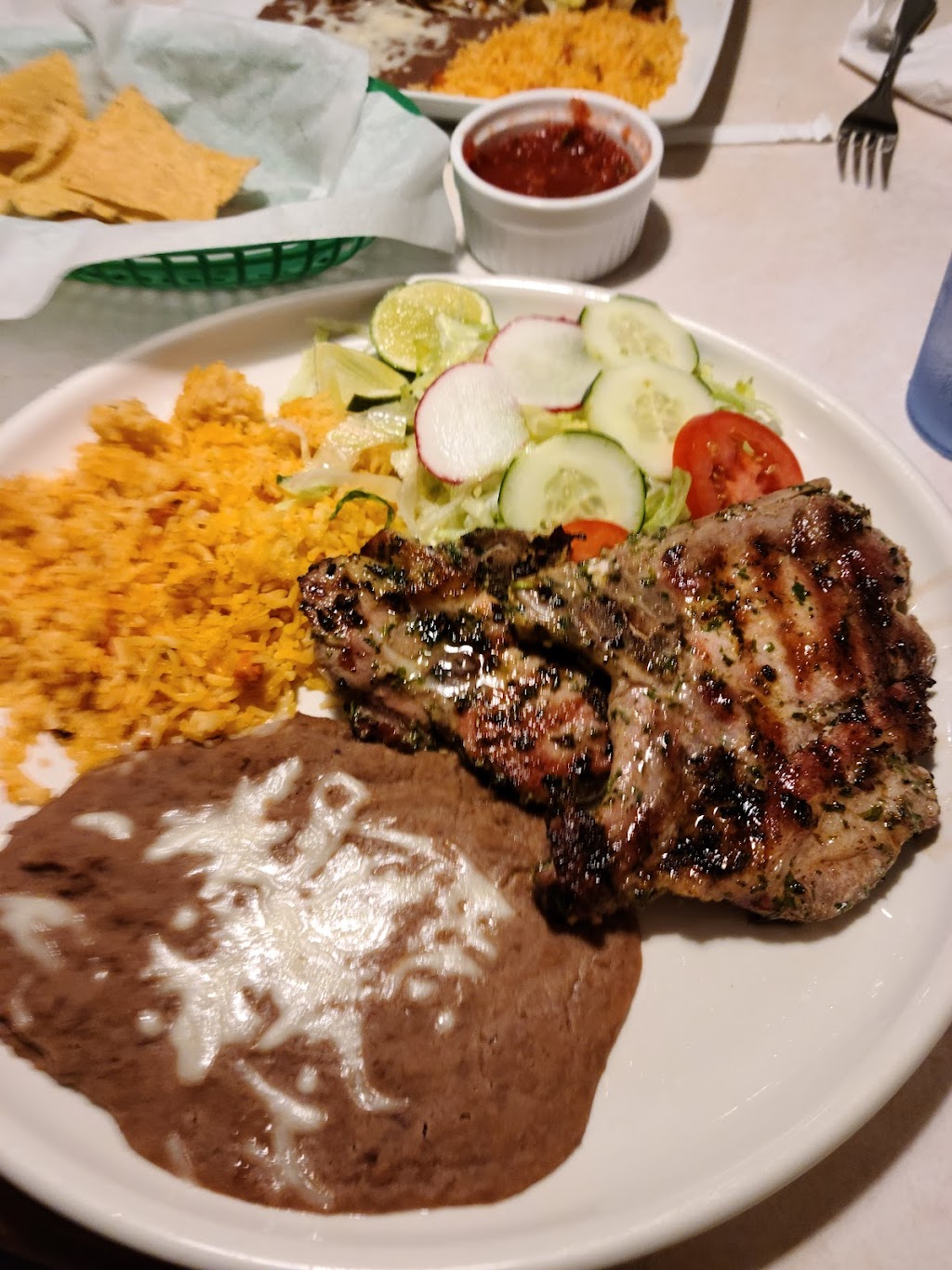 Rosys Salvadoran & Mexican restaurant | restaurant | 2201 16th Ave SW, Cedar Rapids, IA 52404, USA | 3198004449 OR +1 319-800-4449