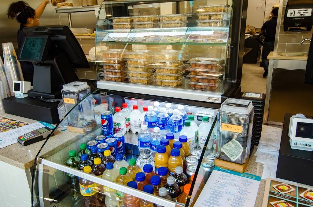 Moby Dick House of Kabob | restaurant | 1300 Connecticut Ave NW, Washington, DC 20036, USA | 2028339788 OR +1 202-833-9788