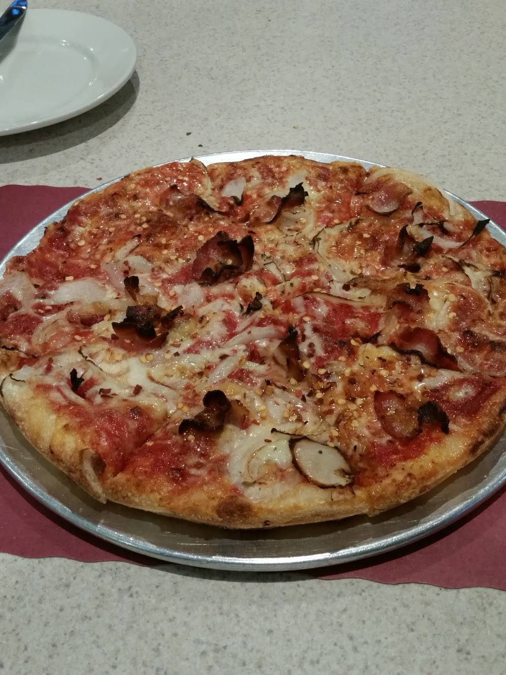 Arthurs Famous Pizza | restaurant | 430 Park Ave, Bridgeport, CT 06604, USA | 2033338173 OR +1 203-333-8173