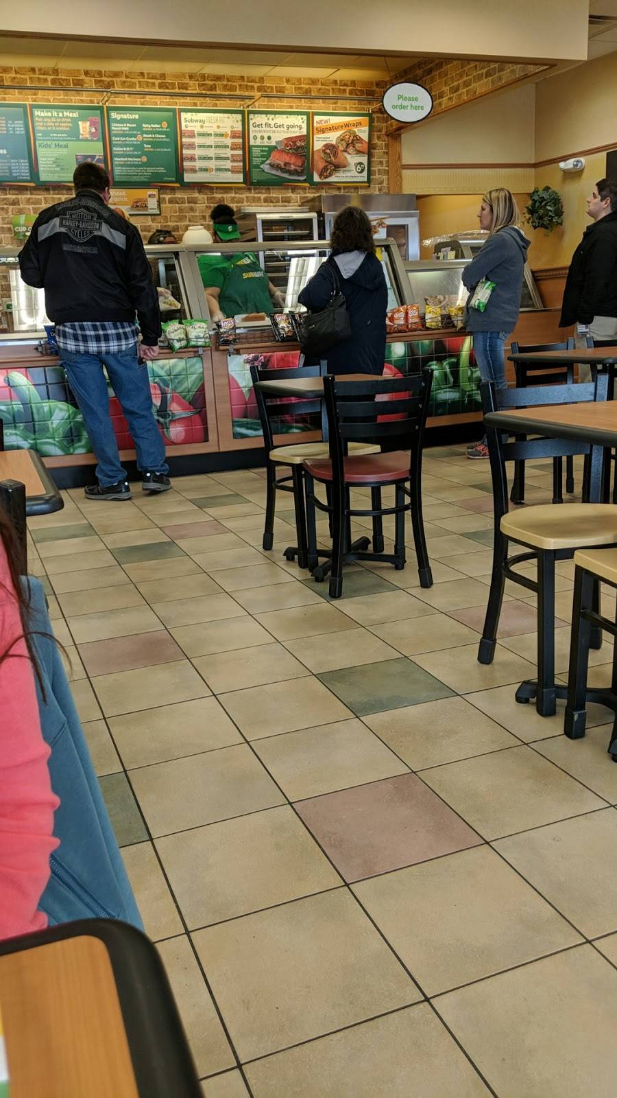 Subway | restaurant | 1827 W Jefferson St, Springfield, IL 62702, USA | 2177879988 OR +1 217-787-9988