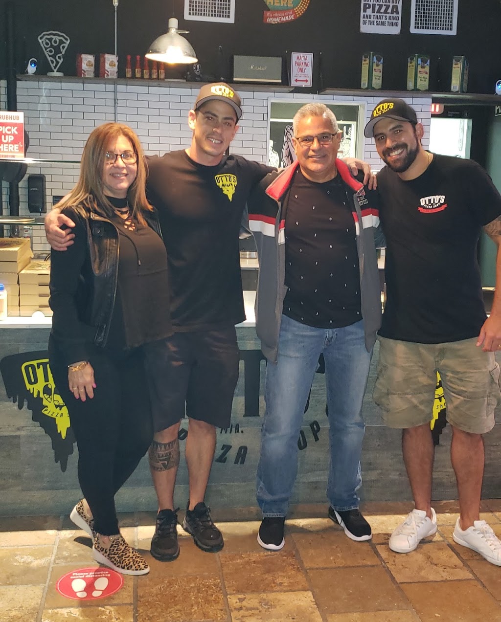 Otto’s Pizza Shop | restaurant | 18106 W Dixie Hwy, Miami, FL 33180, USA | 7863205131 OR +1 786-320-5131