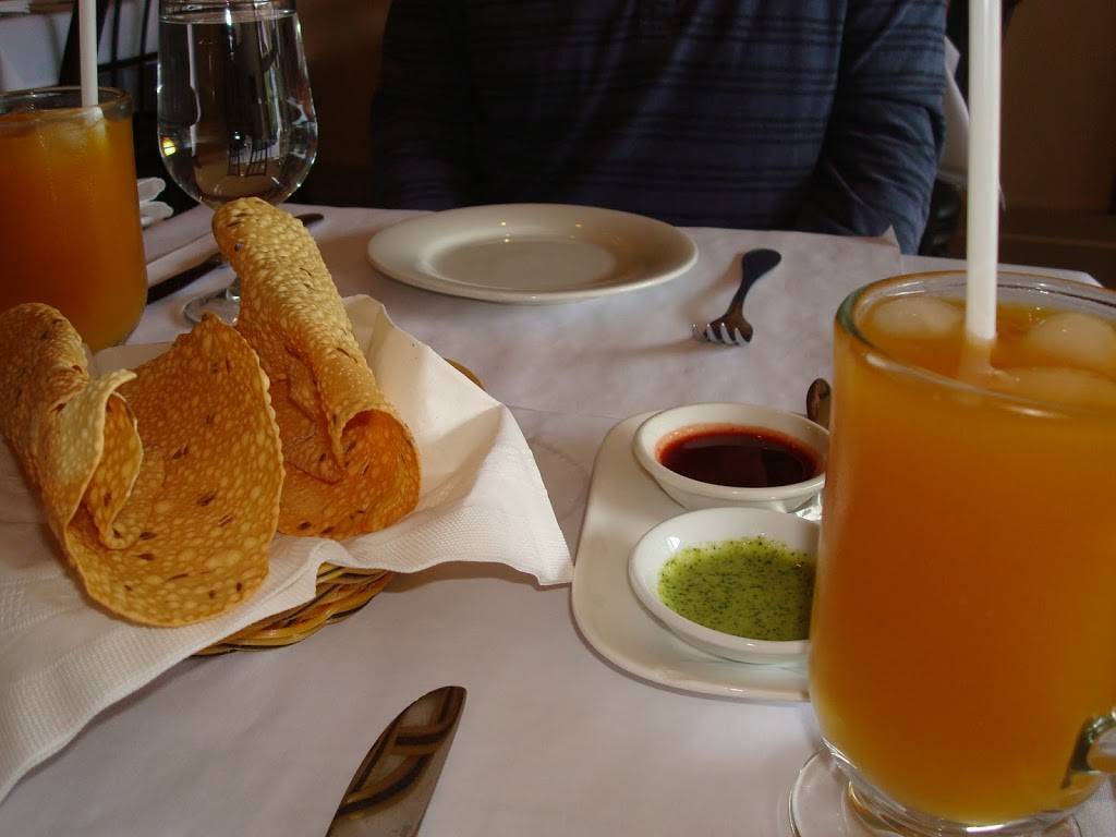 Savera Indian Cuisine | restaurant | 805 St Clair Ave W, Toronto, ON M6C 1B9, Canada | 4166572500 OR +1 416-657-2500