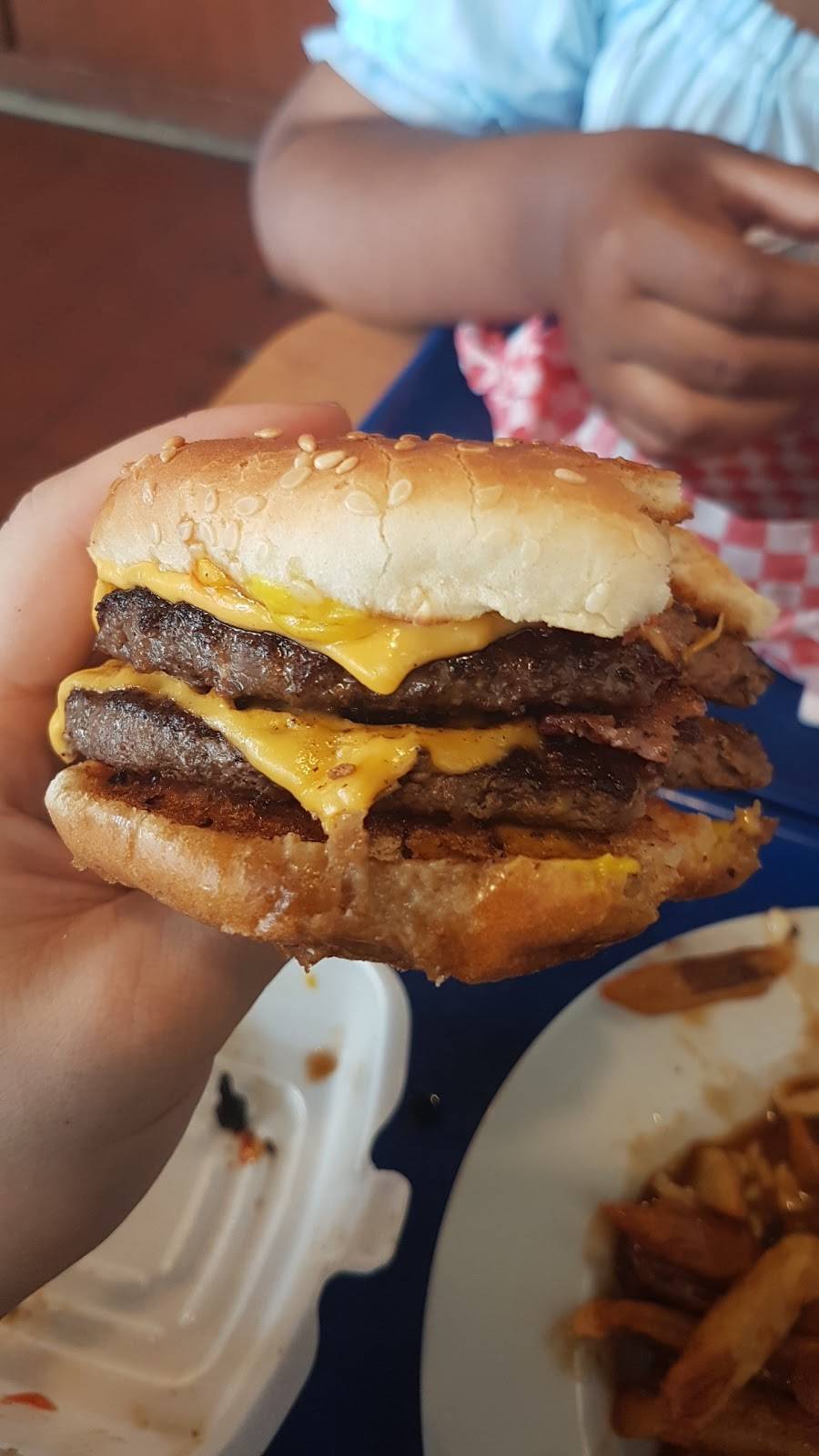 Les frères Jos | restaurant | 4103 Rue Sainte-Catherine E, Montréal, QC H1V 1X1, Canada | 4384102666 OR +1 438-410-2666