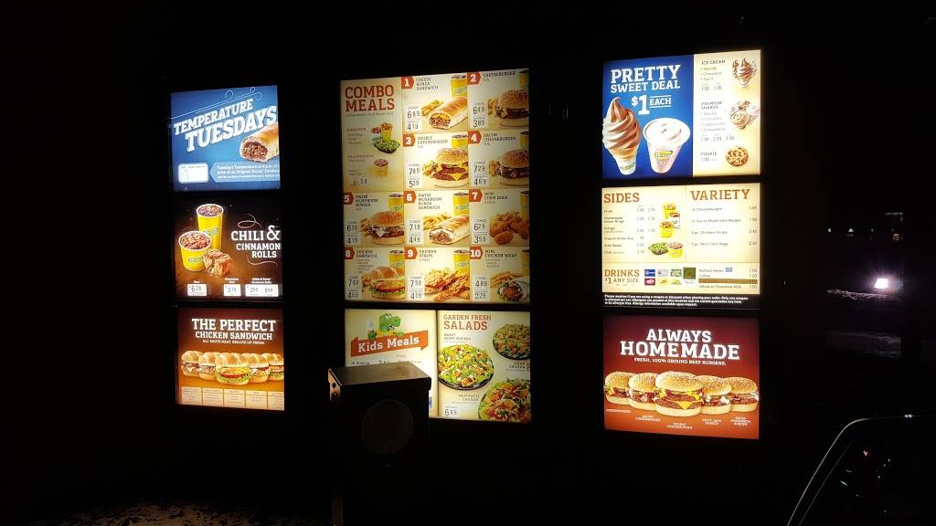 Runza Restaurant | restaurant | 17505 Gold Plaza, Omaha, NE 68130, USA | 4026979500 OR +1 402-697-9500